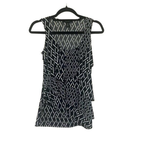 White House Black Market LIKE NEW geometric ruffle layered black/white tank XXS - Picture 1 of 4